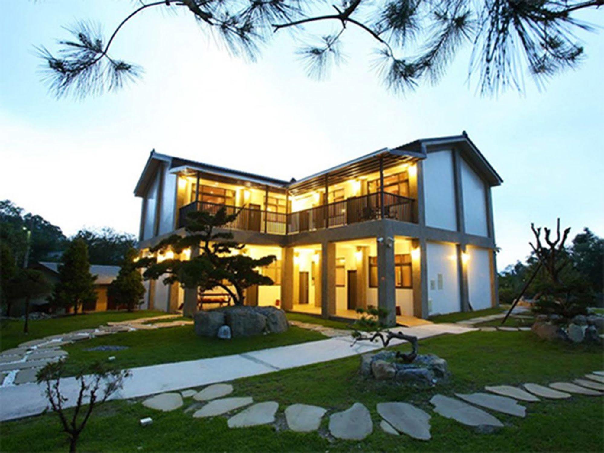 Flying Villa Nantou Ngoại thất bức ảnh