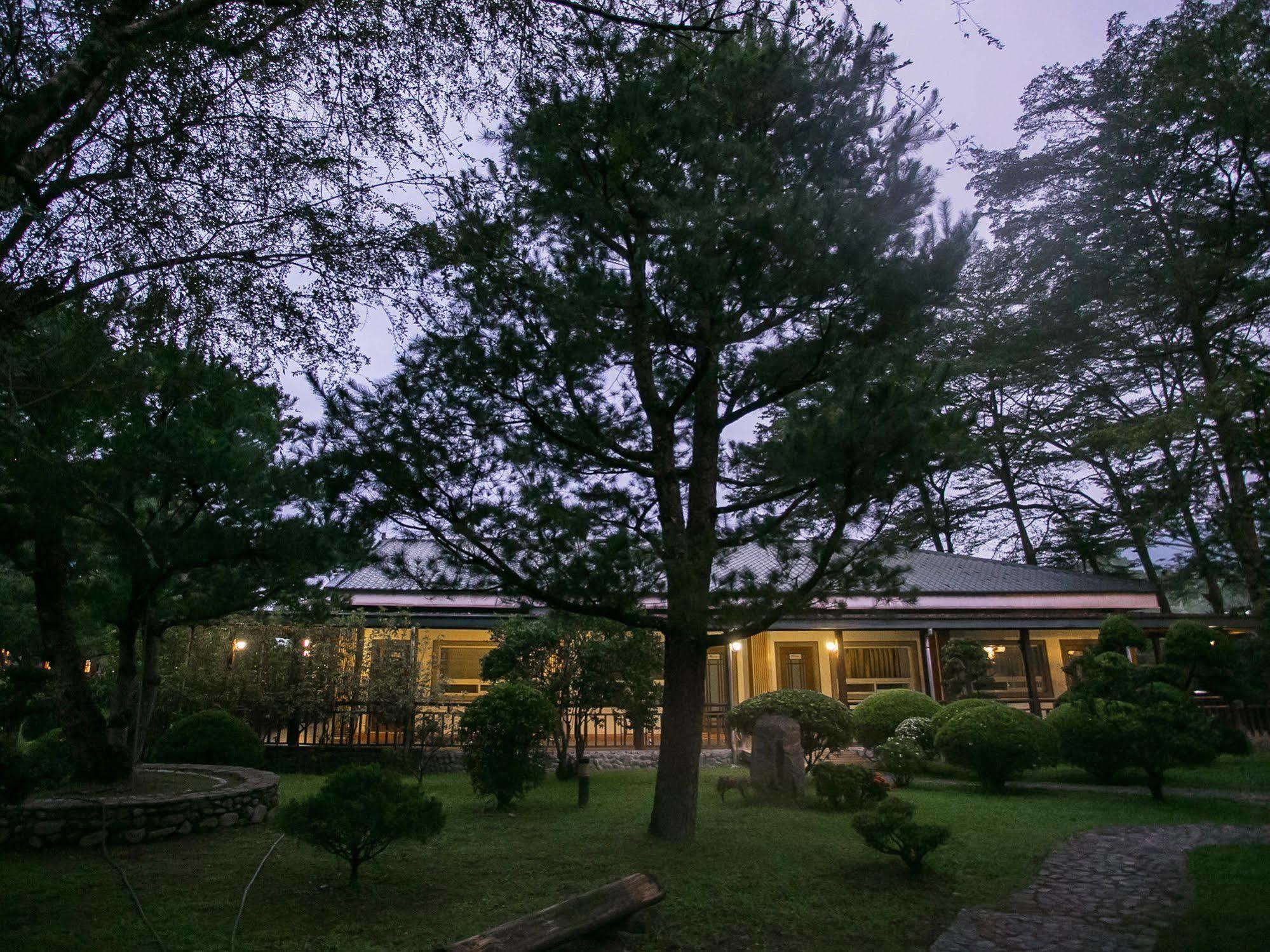 Flying Villa Nantou Ngoại thất bức ảnh